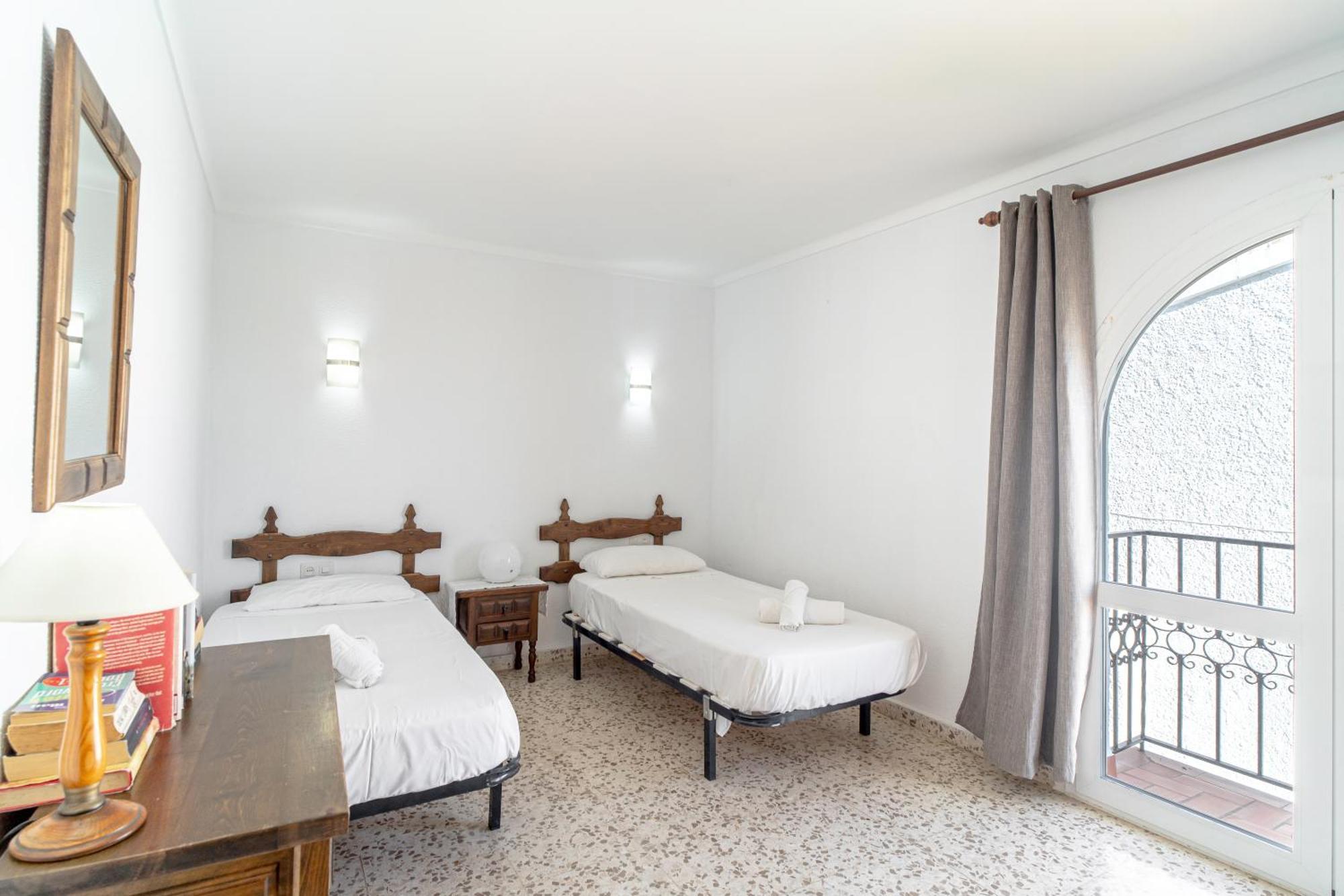 Via Romana 87 Villas Casasol Нерха Екстериор снимка