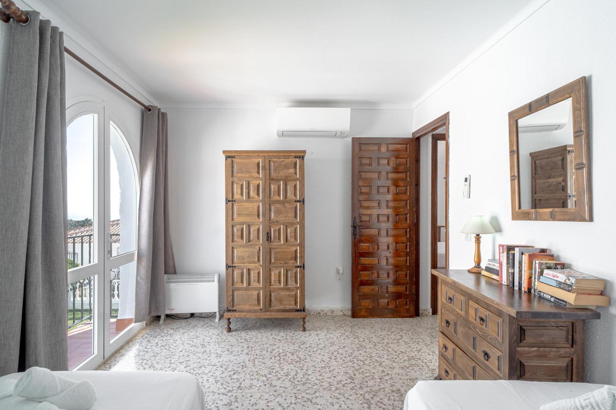 Via Romana 87 Villas Casasol Нерха Екстериор снимка